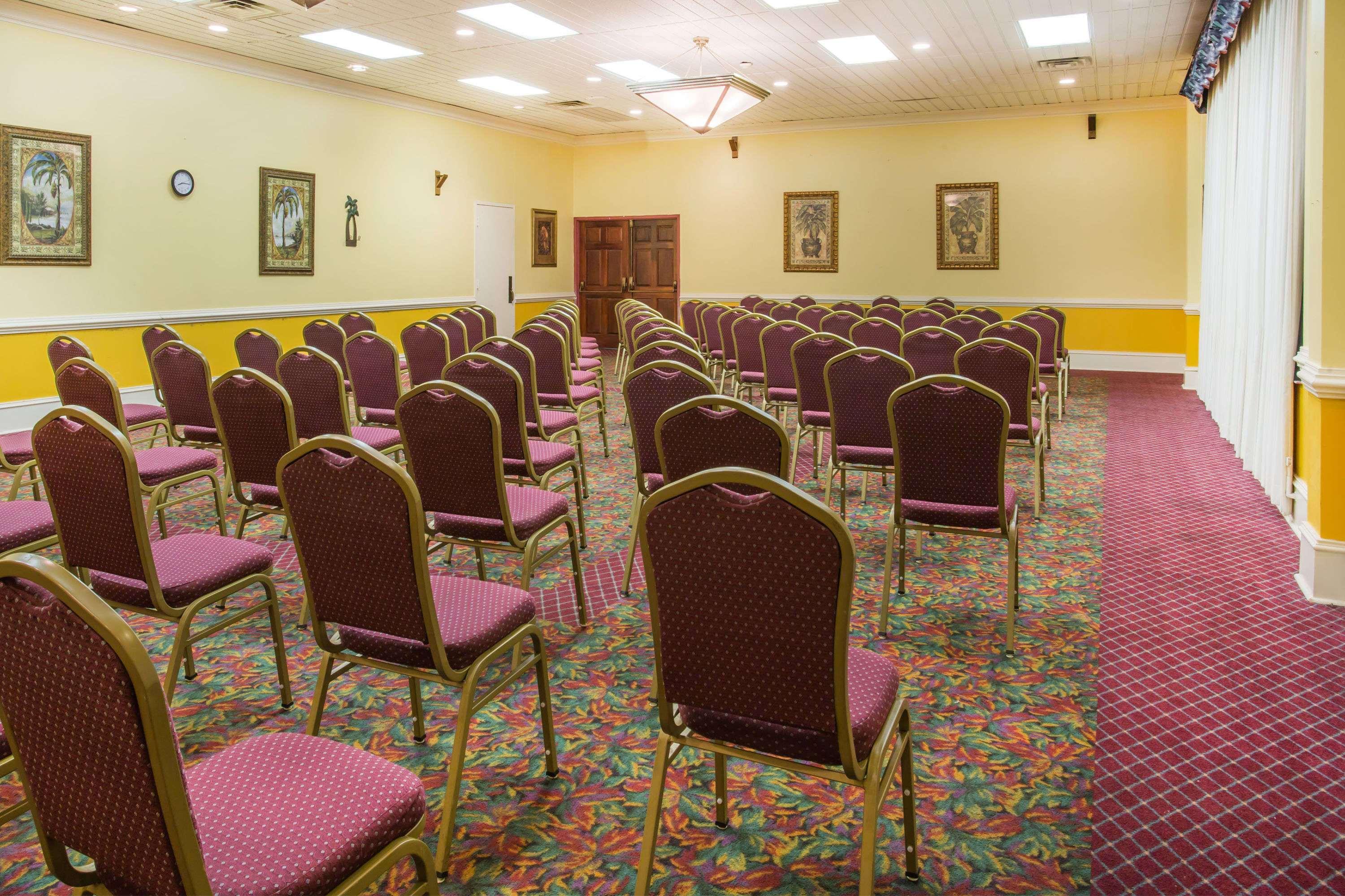 Ramada By Wyndham Wytheville Εξωτερικό φωτογραφία