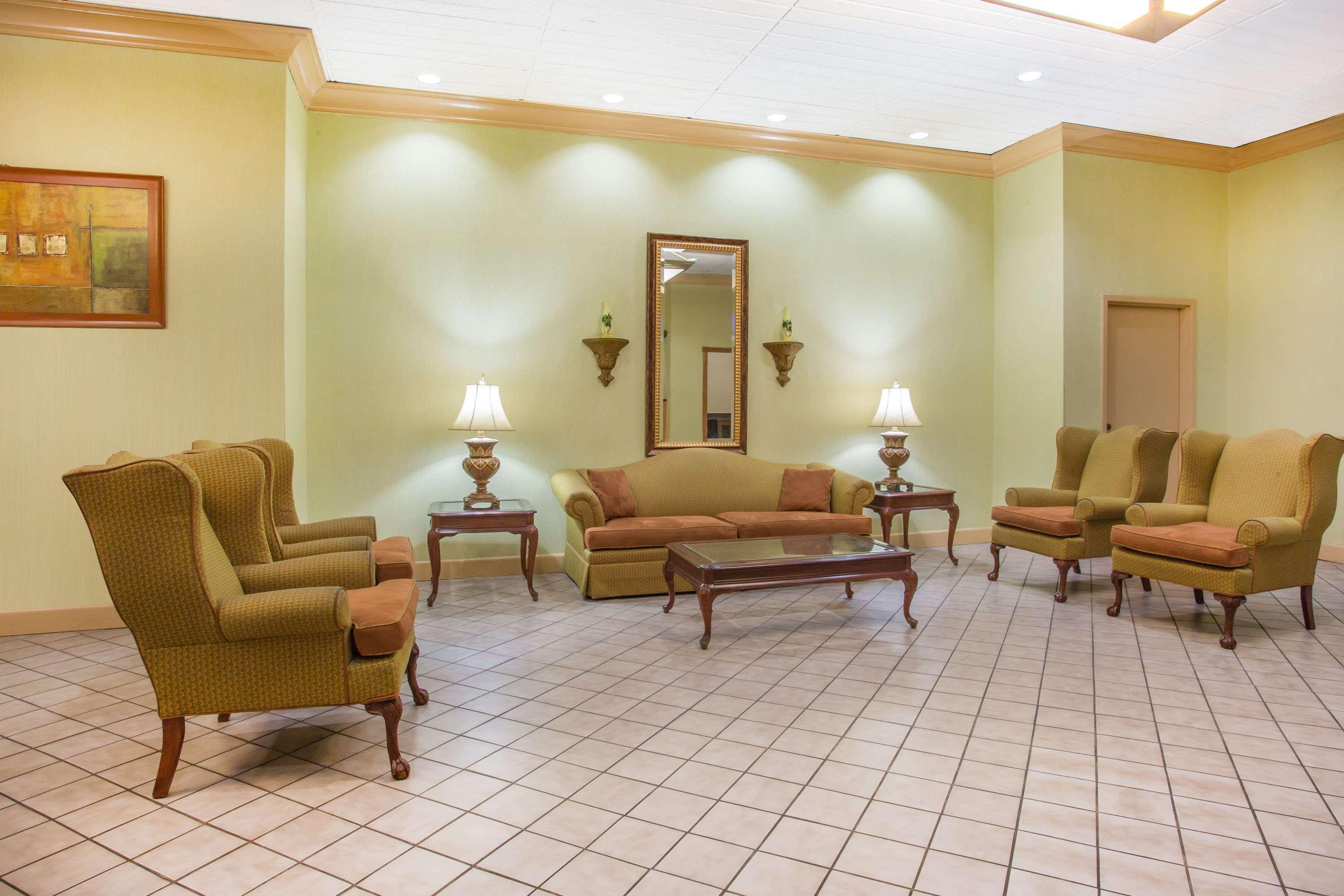 Ramada By Wyndham Wytheville Εξωτερικό φωτογραφία