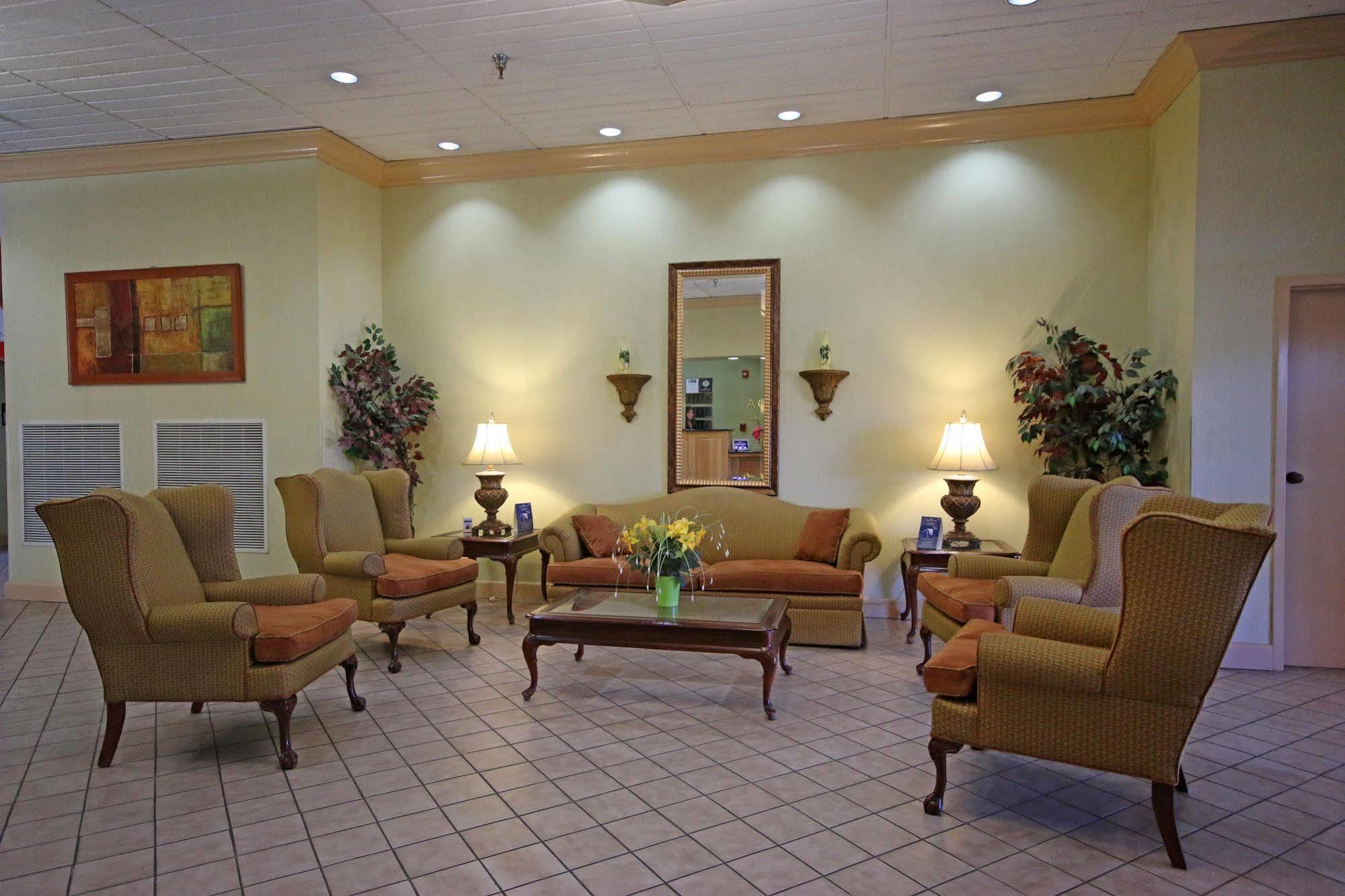 Ramada By Wyndham Wytheville Εξωτερικό φωτογραφία