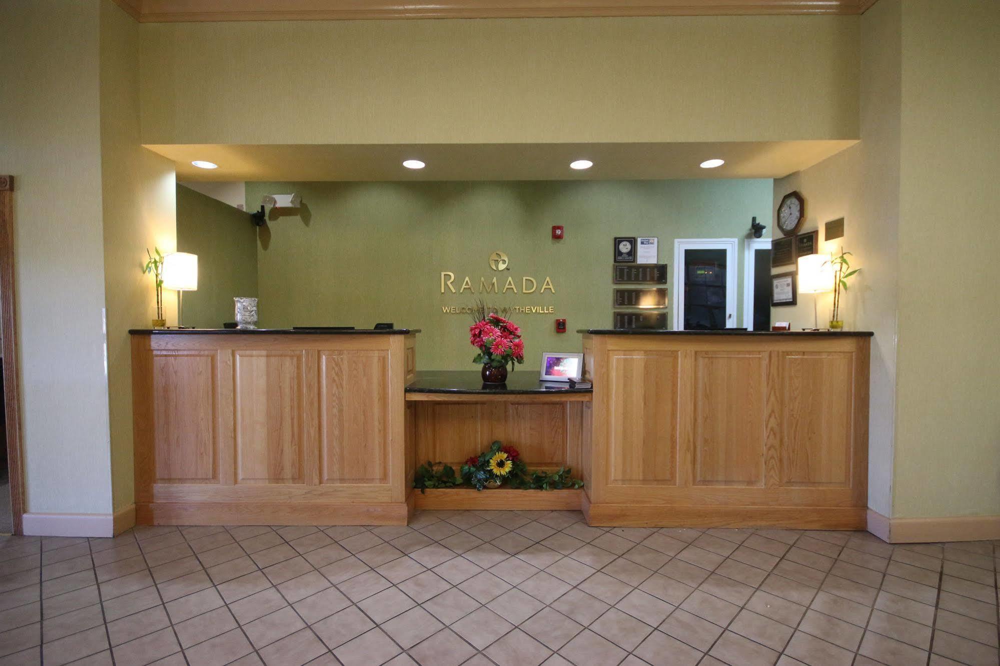 Ramada By Wyndham Wytheville Εξωτερικό φωτογραφία