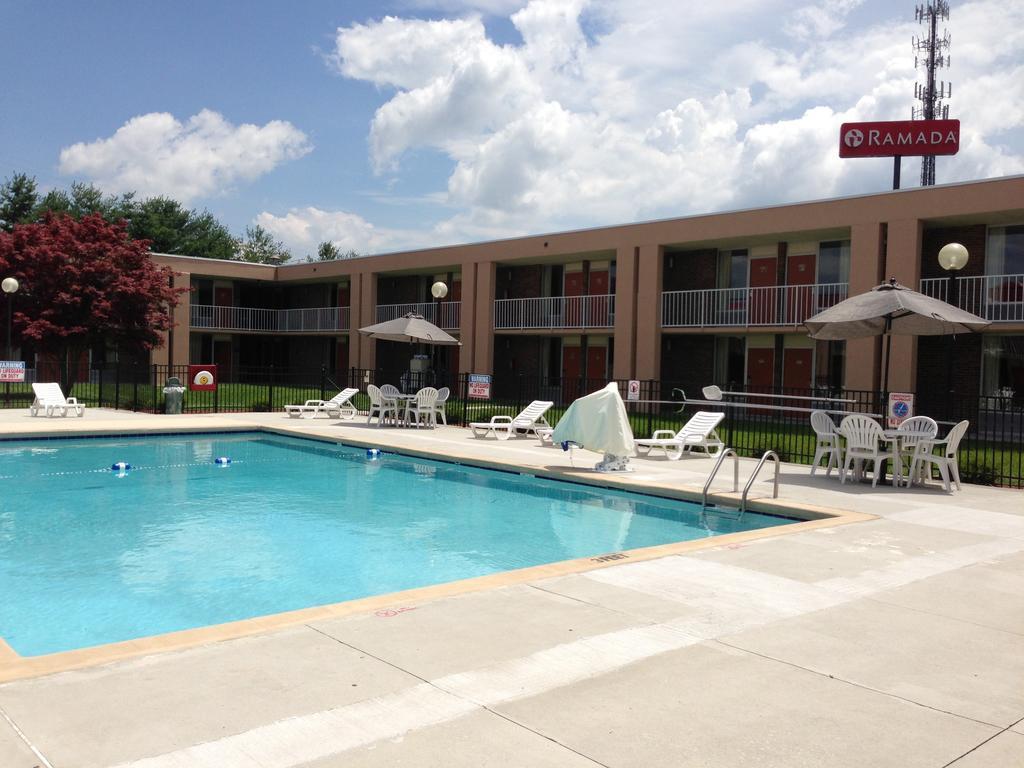 Ramada By Wyndham Wytheville Εξωτερικό φωτογραφία